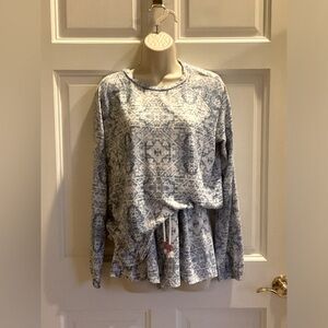 PJ Salvage Women's Blue Patterned Cozy pajamas top M bottom L